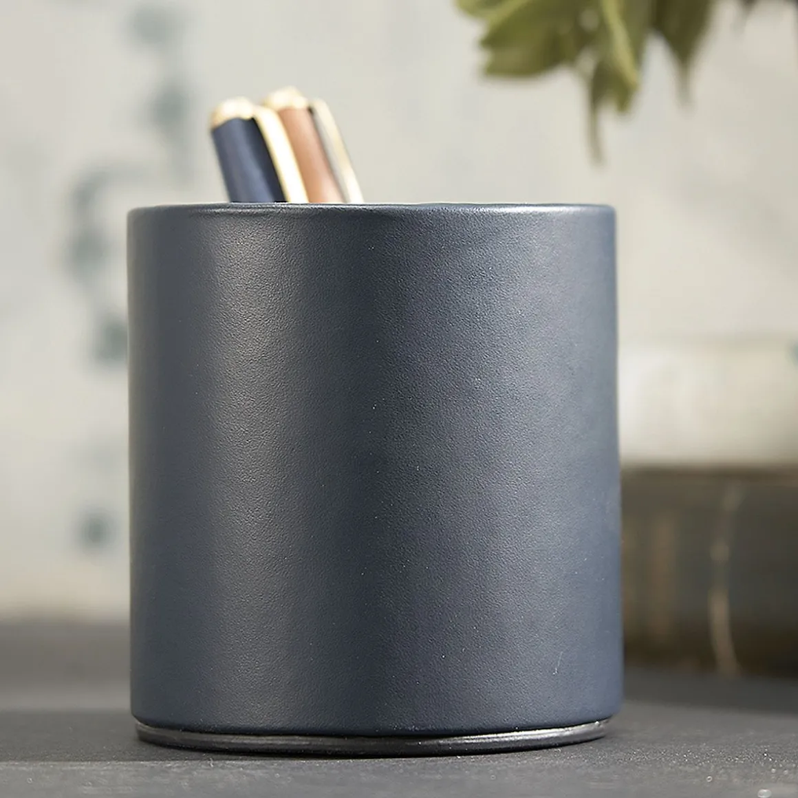 Bonded Leather Blue Pencil Cup