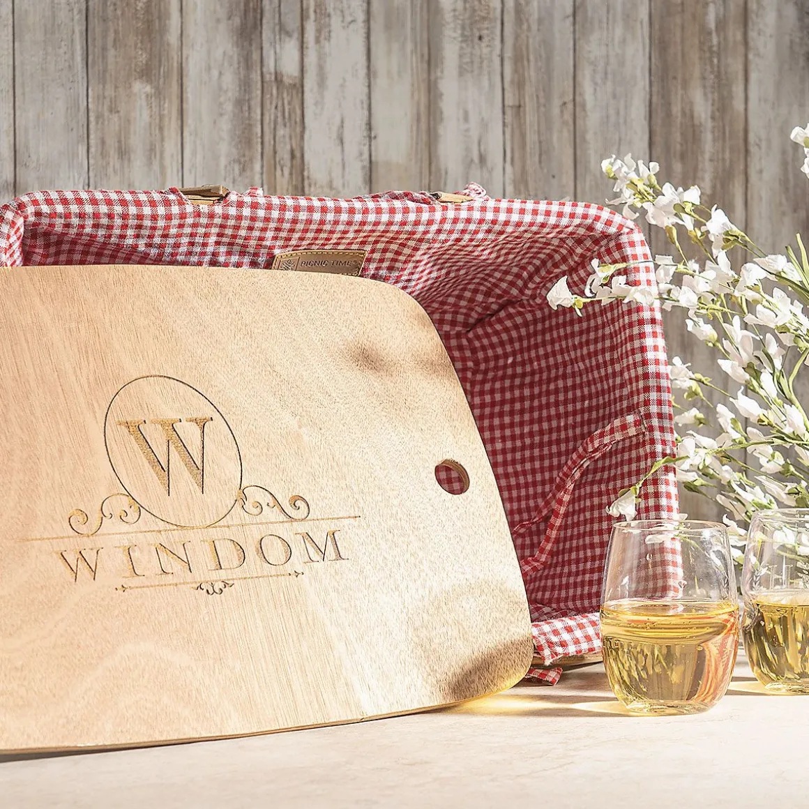 Kansas Personalized Picnic Basket with Lid